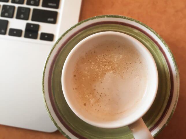 コーヒーで休憩するイメージ